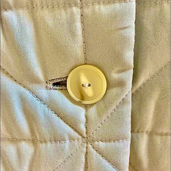 Fuchs Schmitt light blue-gray quilt jacket.Fully lined. Size small (4-6). - Picture 3 of 4